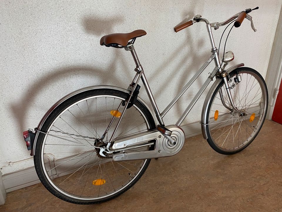 Damenrad Retro Halbrenner 28er Fahrrad Cityrad für Damen Silber in Hamburg