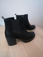Vagabond schwarze Stiefeletten Gr. 40 neuwertig Wildleder-Boots Hessen - Bensheim Vorschau