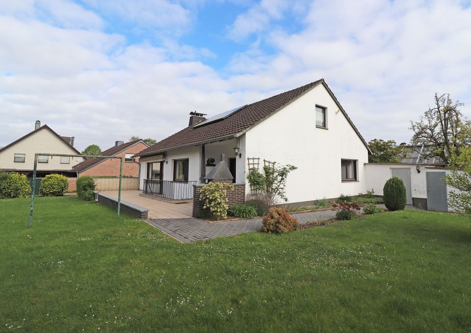 Geräumiges Wohnhaus mit Garage und gepflegter Gartenanlage in ruhiger Lage von Nettetal-Breyell in Nettetal