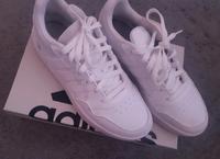 Adidas Sneaker 40 neuwertig Bayern - Sengenthal Vorschau