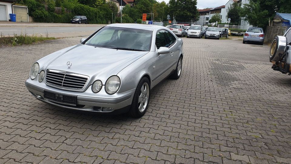 Mercedes-Benz CLK 320 SPORT*Automatik*Kl+SSD* in Kelheim