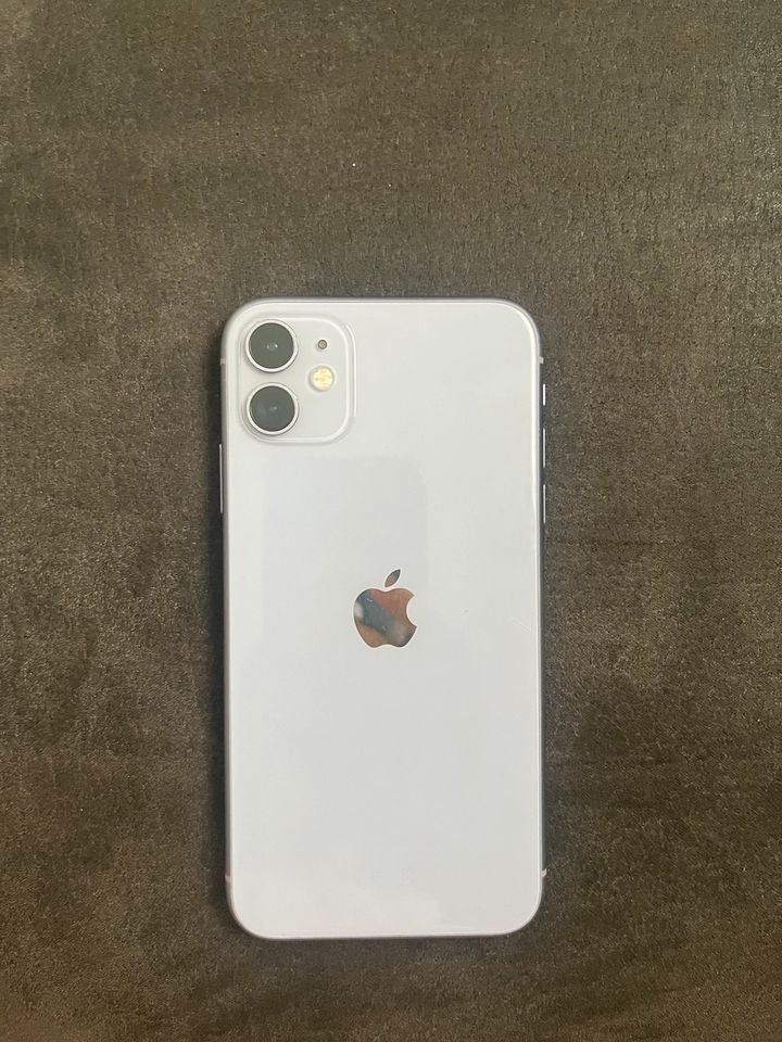 iPhone 11 Lila 64gb in Castrop-Rauxel