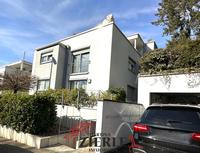 Gelegenheit! Neuwertige 3,5-Zi. Whg mit schöner EBK, großem Balkon, TG-Platz und Aufzug! Baden-Württemberg - Esslingen Vorschau