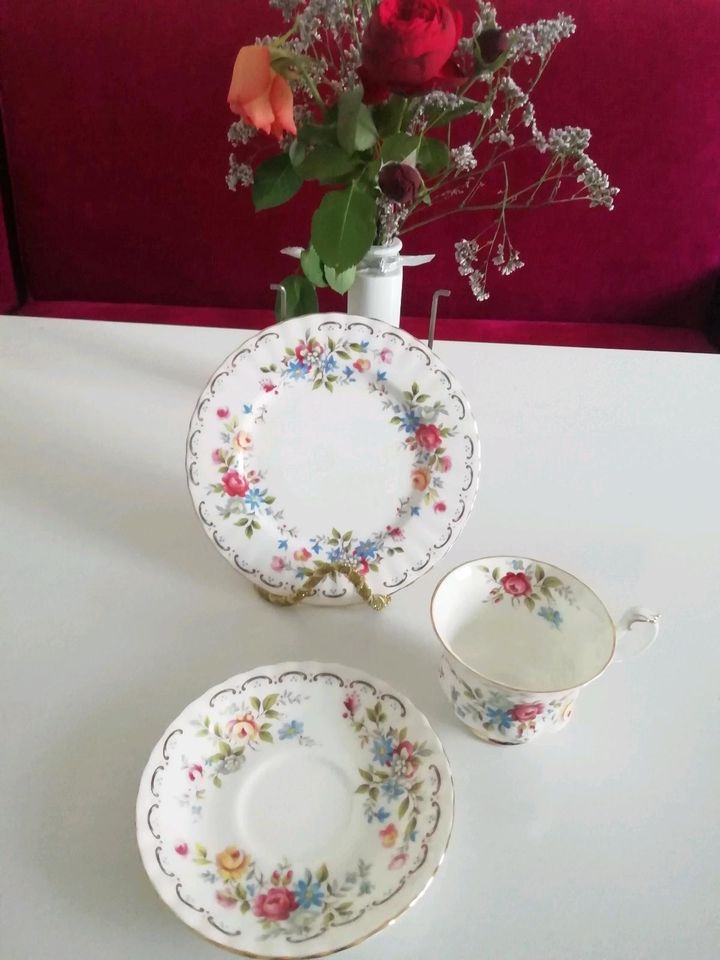 ROYAL ALBERT TRIO porzellan Tee- und Kaffeetasse in Augsburg