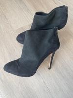 High Heels Absatzschuhe Stiefeletten schwarz Bershka 12cm 40 Marburg - Wehrda Vorschau