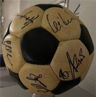 Fußball 1974 Spieler Ball Handsigniert München - Trudering-Riem Vorschau