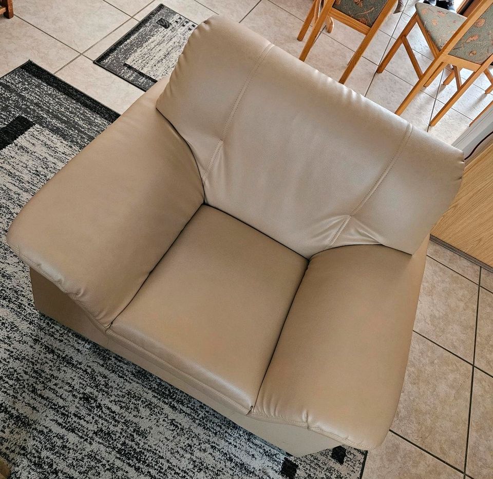 Sofa und Sessel Garnitur, Kunstleder, beige in Warendorf