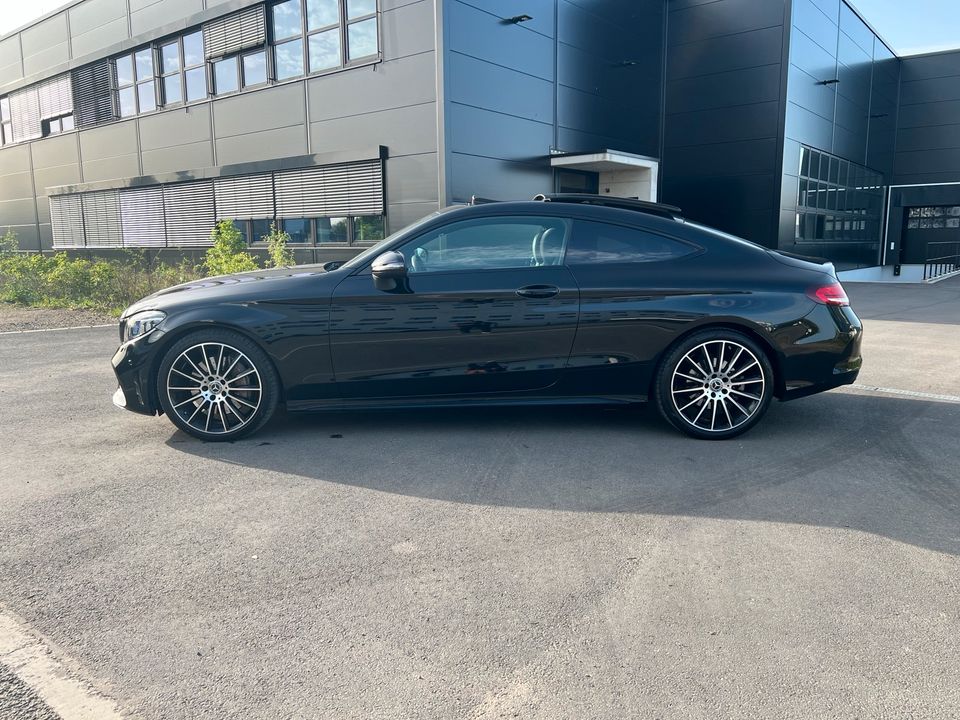 Mercedes-Benz C 300 d Coupé AMG- Sport/Wide/Pano/Burm/Night/19' in Köln