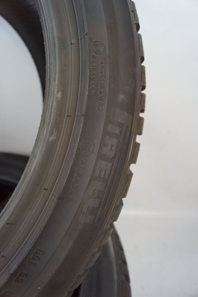 2 x Pirelli Winter Sottozero 3 275/40 R18 103V 3719 NEU RUN FLAT in Puchheim