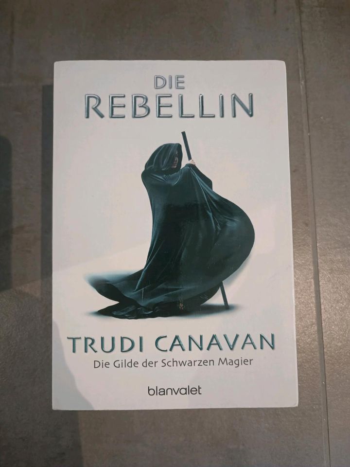 Die Rebellin (Teil 1) Trudi Canavan in Mendig