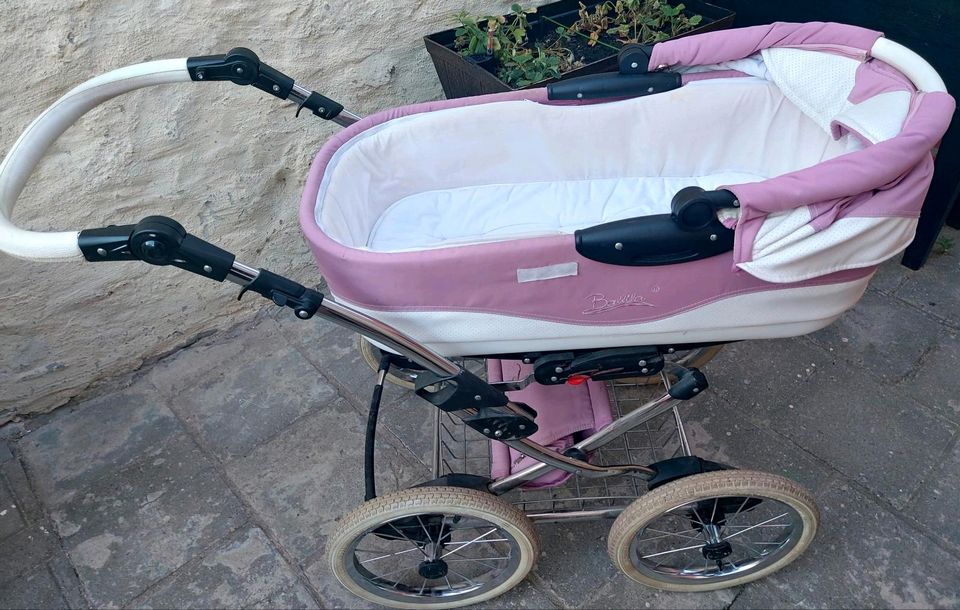 Kinderwagen mit viel Zubehör in Wettin-Löbejün