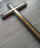 Holzkreuz in schwarz mit Messingkreuz ohne Figur Nordrhein-Westfalen - Wesseling Vorschau