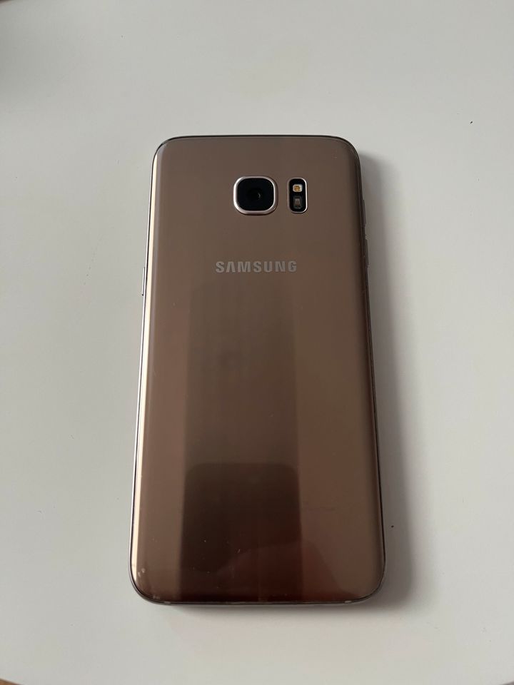 Samsung s7 Edge 32gb Gold in Holzmaden