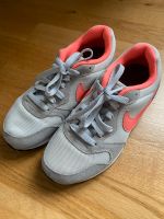 Nike MD Runner 2 Sneaker, Größe 37,5 Hamburg-Nord - Hamburg Eppendorf Vorschau