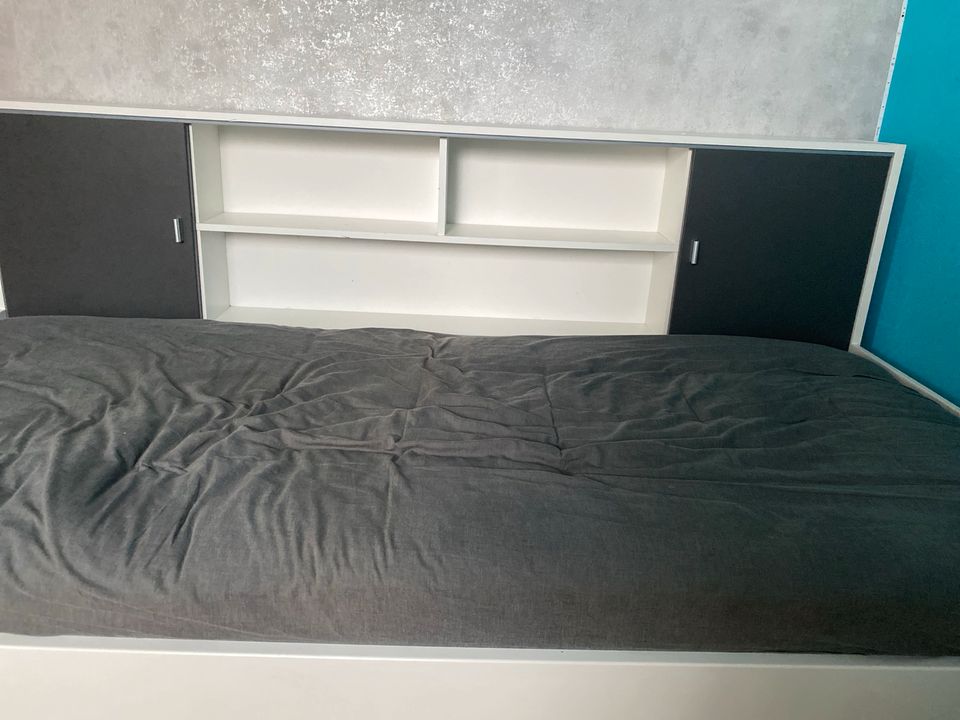 Jugendbett zu verkauf 200x80 cm  mit Ablagen in Wirges  