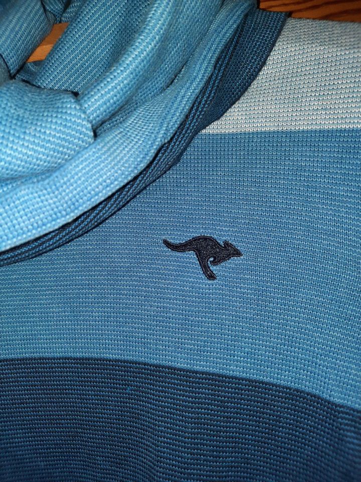 Pullover mit großen Kragen Kangaroos blau sehr schön Pulli in Lübeck
