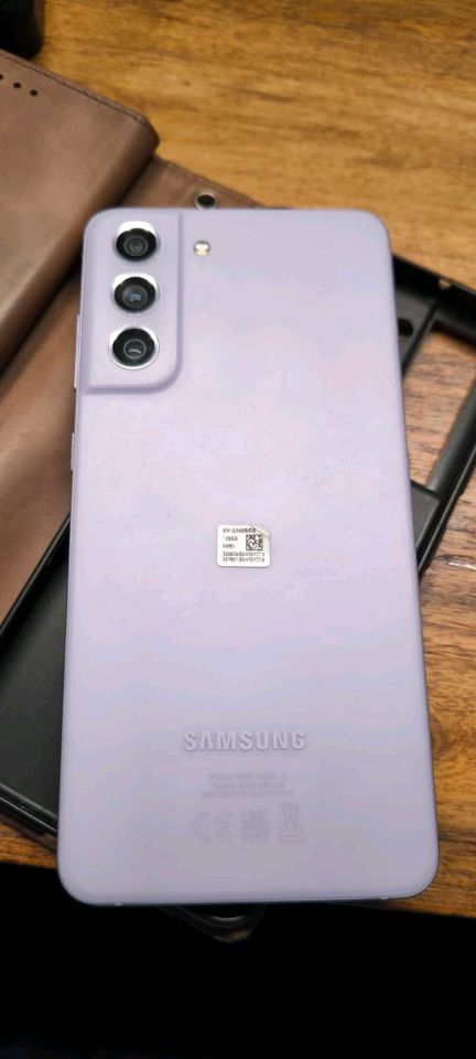 Samsung Galaxy S21 FE 128GB Lavender 5G Dual Sim mit viel Zubehör in Nettelsee