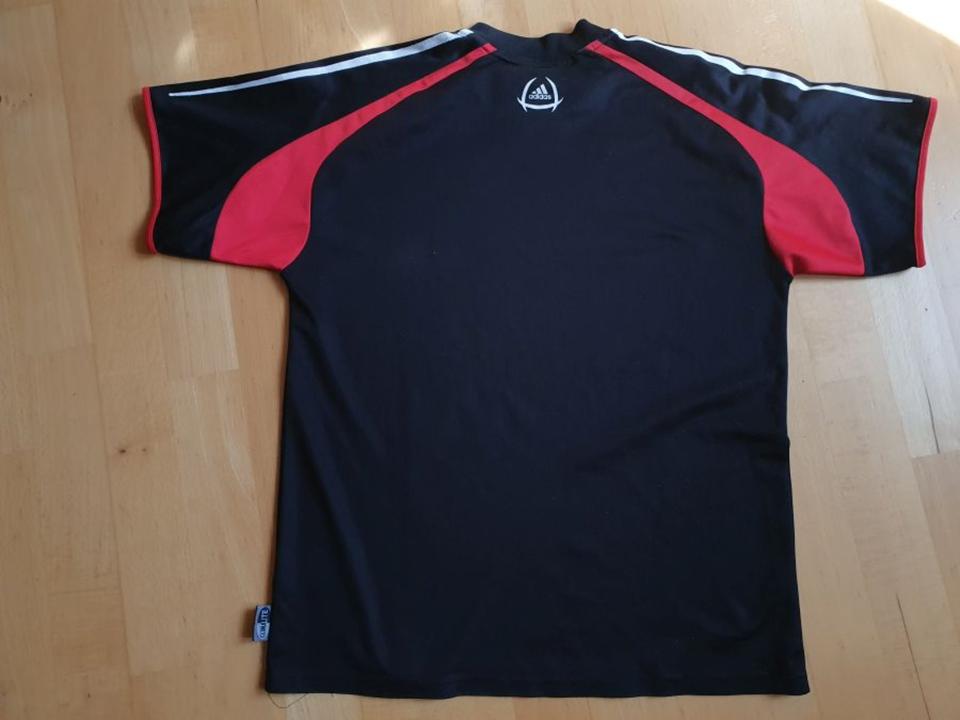 2 x Sport Funktions Fußball Lauf Shirts Adidas Falke 164 in Hannover
