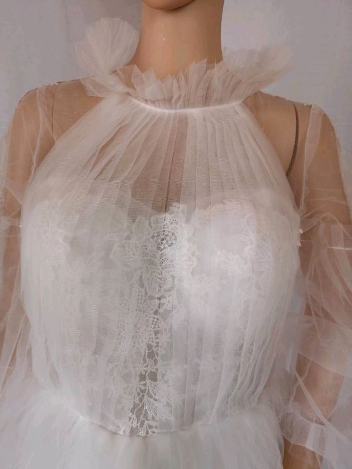 TS Couture Märchenprinzessinen Brautkleid mit Schleppe Größe 36 in Donaueschingen