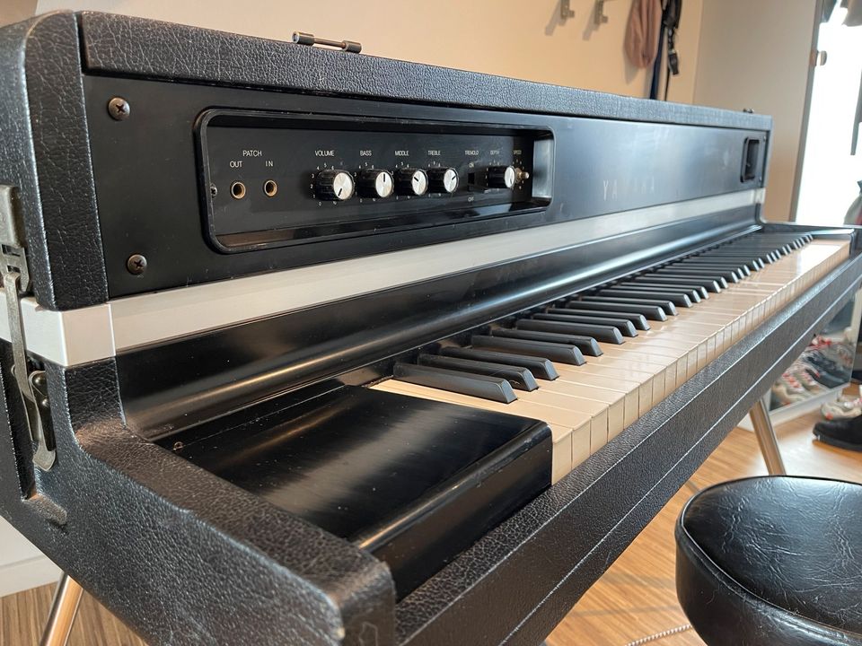 Yamaha CP 70 - transportabler Flügel in Lauffen