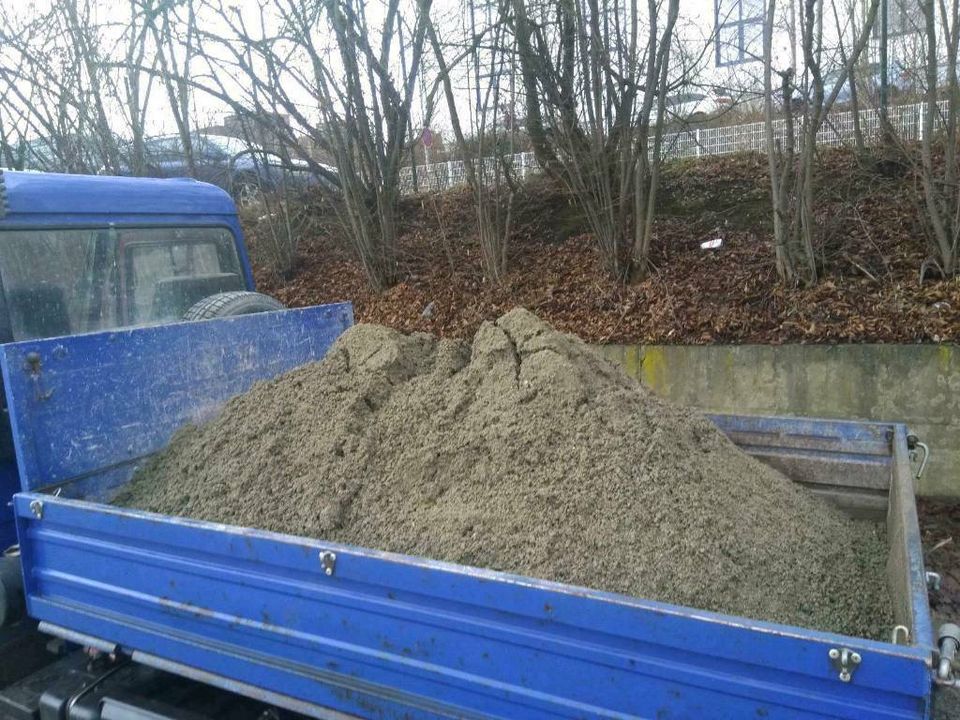 Frostschutz Kies Sand Muttererde Mutterboden Multicar Minibagger in Pössneck