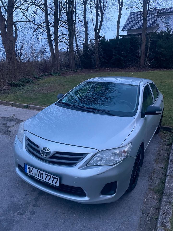 Toyota Corolla 1.6 Benzin  2013 BJ in Iserlohn