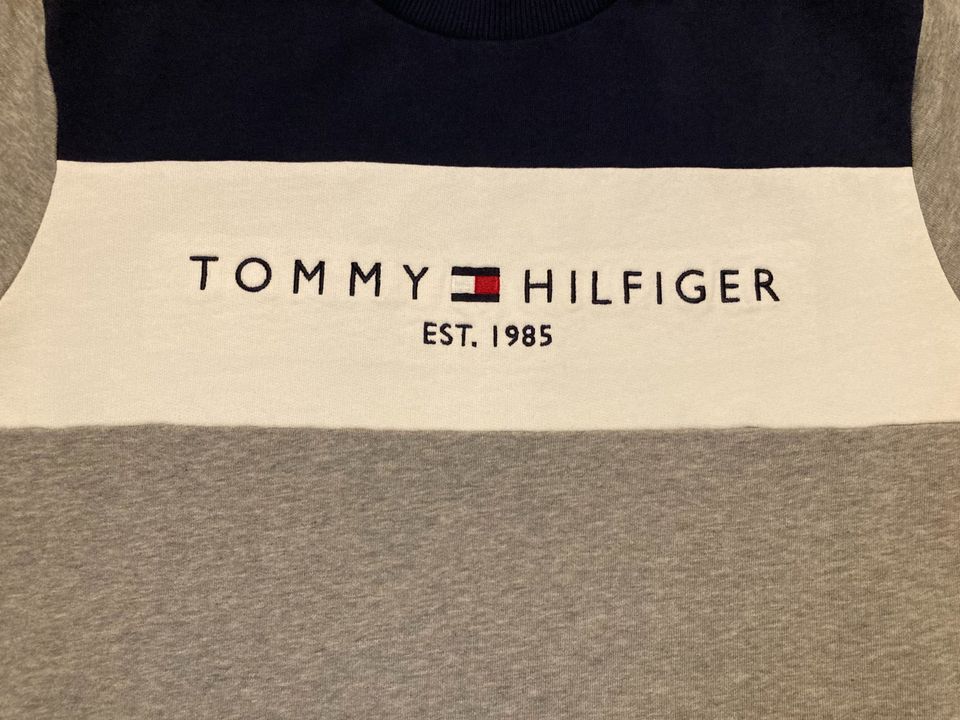 TOMMY HILFIGER Pullover/Sweatshirt, Gr. 176/16 in Freilassing