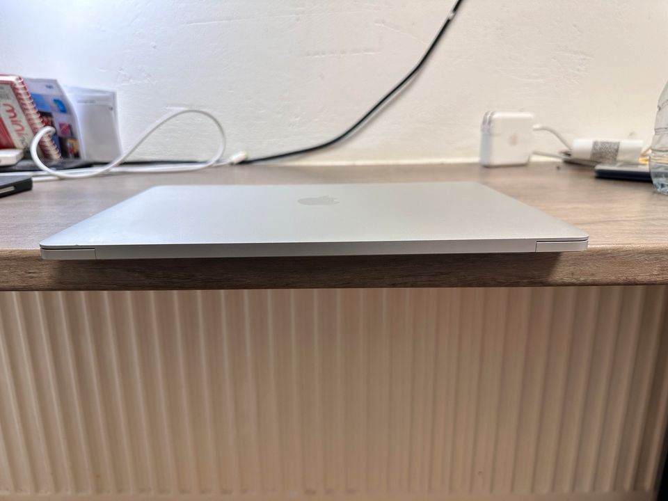 MacBook Pro M2. 13” lab in München