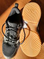 adidas schwarze Sneaker, Hallenschuhe Gr. 40 Niedersachsen - Uetze Vorschau