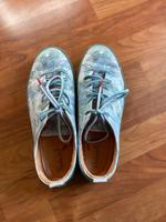 Blumige Sneaker Think 40 Bayern - Fürth Vorschau