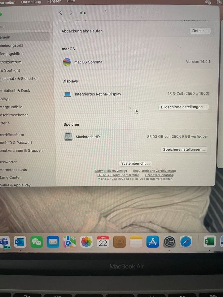 MacBook Air 2019 i5 16GB RAM 256 GB Space Gray in Bad Driburg