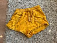 Kurze Hose Shorts gelb mit Spitze Muster Hippie Boho Bergedorf - Hamburg Lohbrügge Vorschau
