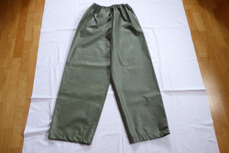 Regenhose Anglerhose Fischerhose Herren khaki Gr. 52-54 in Hof (Saale)