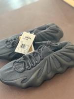 YEEZY 450 utility black H03665 42 2/3 Neu München - Altstadt-Lehel Vorschau