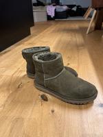 UGG Boots mini- olivgrün/Khaki Gr 40 Sachsen-Anhalt - Colbitz Vorschau