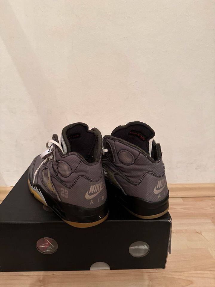 Jordan 5 Retro Off-White Musselin in Dresden