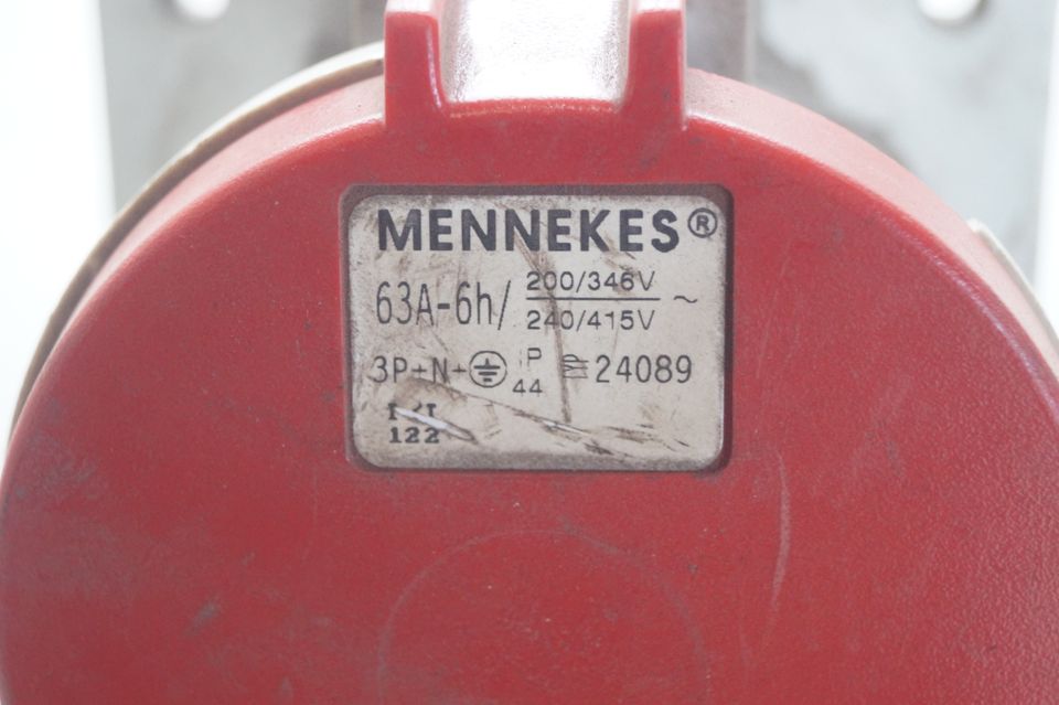 CEE Anbausteckdose Mennekes 24089 + ElSPRO AD3865S Wandsteckdose in Berlin