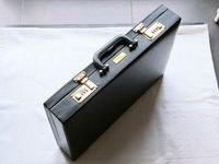 Aktenkoffer Farbe Schwarz mit Zahlenschloß,  Maße 44x32x7,5cm Nordrhein-Westfalen - Schwerte Vorschau
