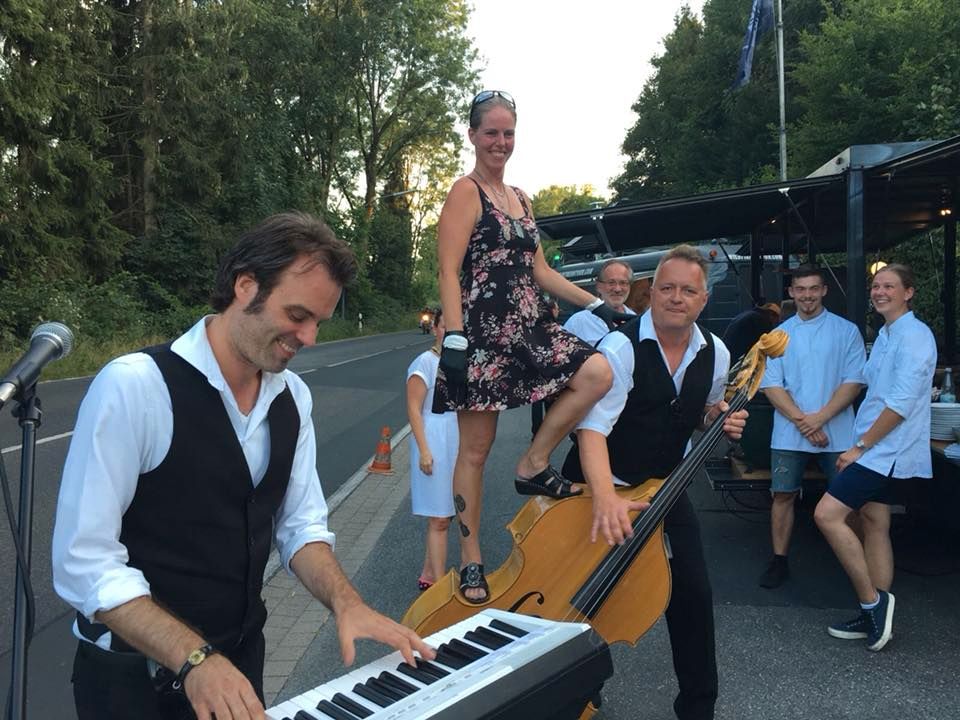 Mobile Jukebox - mobile Piano Rock 'n' Roll Band in Essen