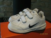 Nike Turnschuhe für Kinder Gr. 25 Niedersachsen - Cremlingen Vorschau