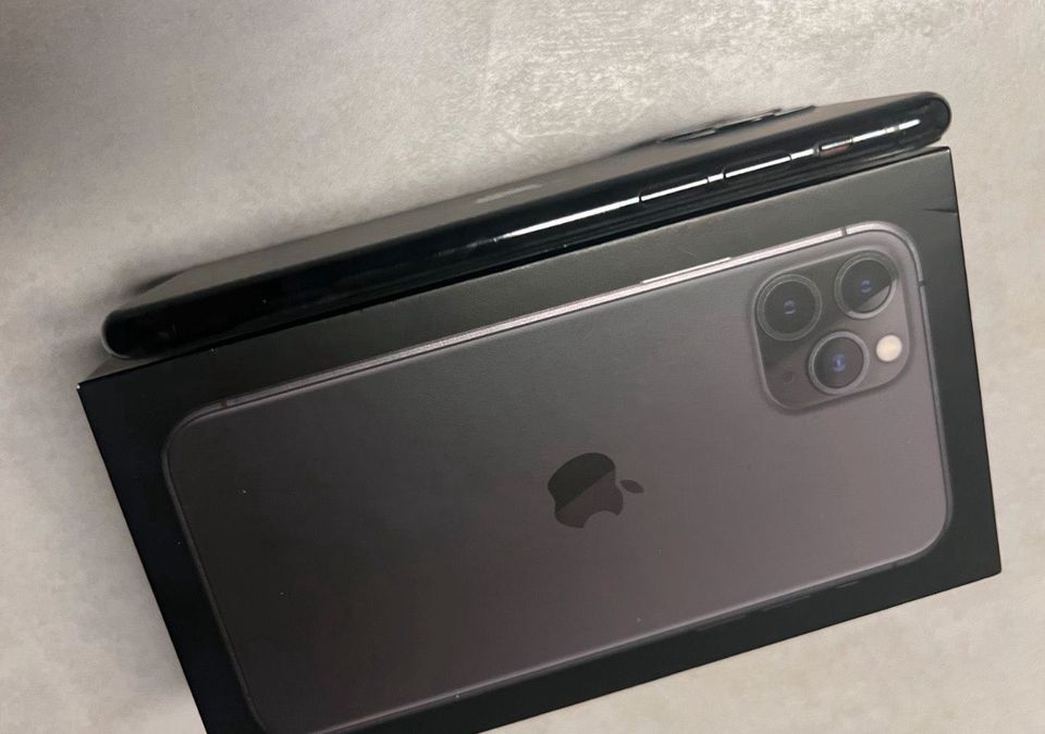 iPhone 11Pro Anthrazit Spacegrau sehr gepflegt keine Gebr.-spuren in Frankfurt am Main