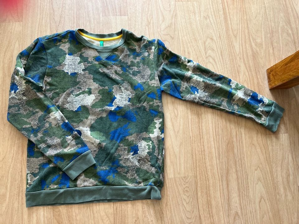 Benetton Sweat Gr. M camouflage in Berlin