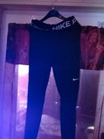 Damen Nike Leggings Größe s Sachsen-Anhalt - Halle Vorschau