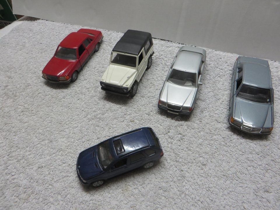 KONVOLUT  BMW 1:43  MB NZG COURSOR 1:35 etc. zus. 60 € in Essen