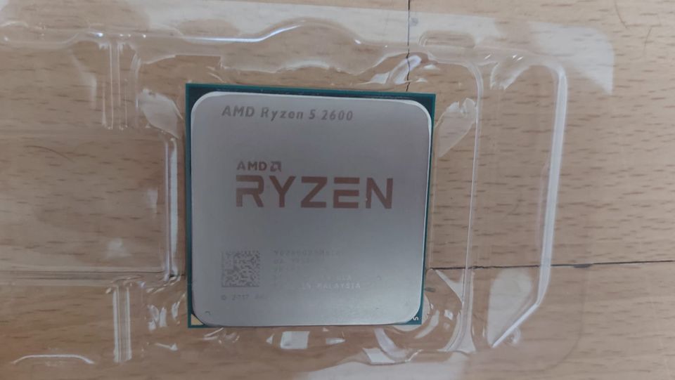 AMD Ryzen 5 2600 6 Core AM4 Prozessor mit kühler in Hannover