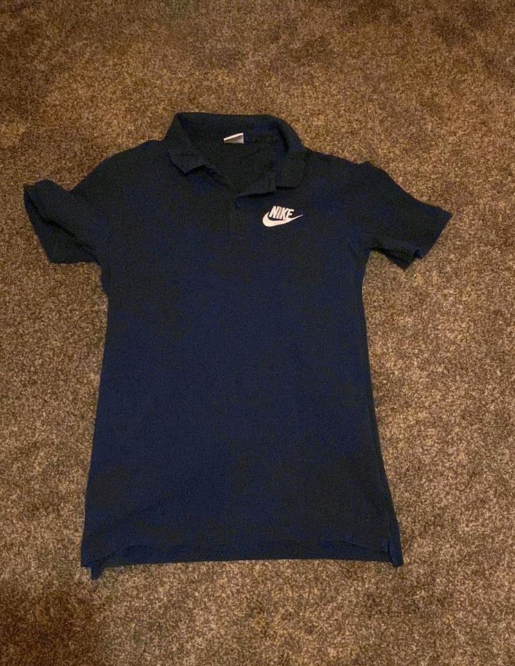 Nike Shirt Poloshirt Größe S in Radeberg