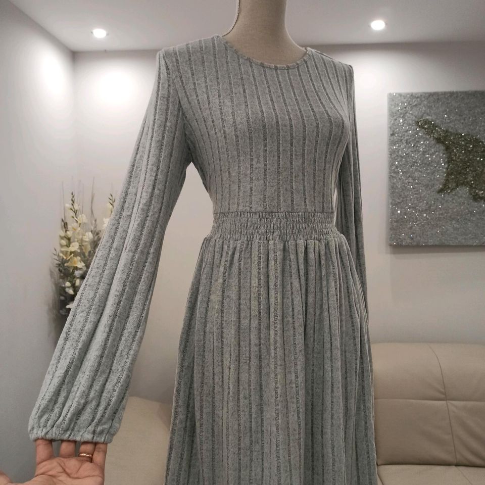 top Kleid neu in Oldenburg