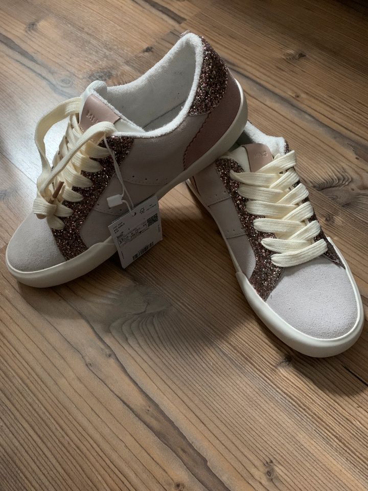 NEU Leder Sneaker mit Glitzerdetails Gr 37 Mango in Naunhof