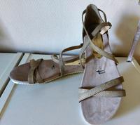 TAMARIS Sandalen Gold Größe 40 Wandsbek - Gartenstadt Vorschau