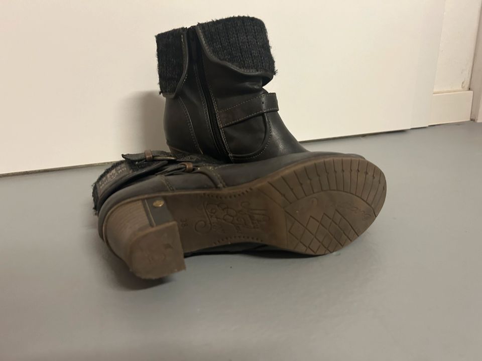 Mustang Stiefeletten 38 schwarz in Stahnsdorf